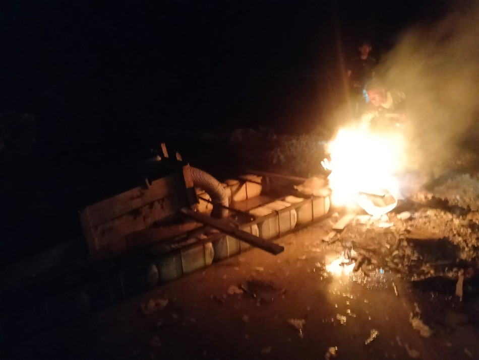 Tindak Lanjuti Laporan Warga, Satpol PP dan Polres Kuansing Musnahkan Rakit PETI di Kebun Pemda