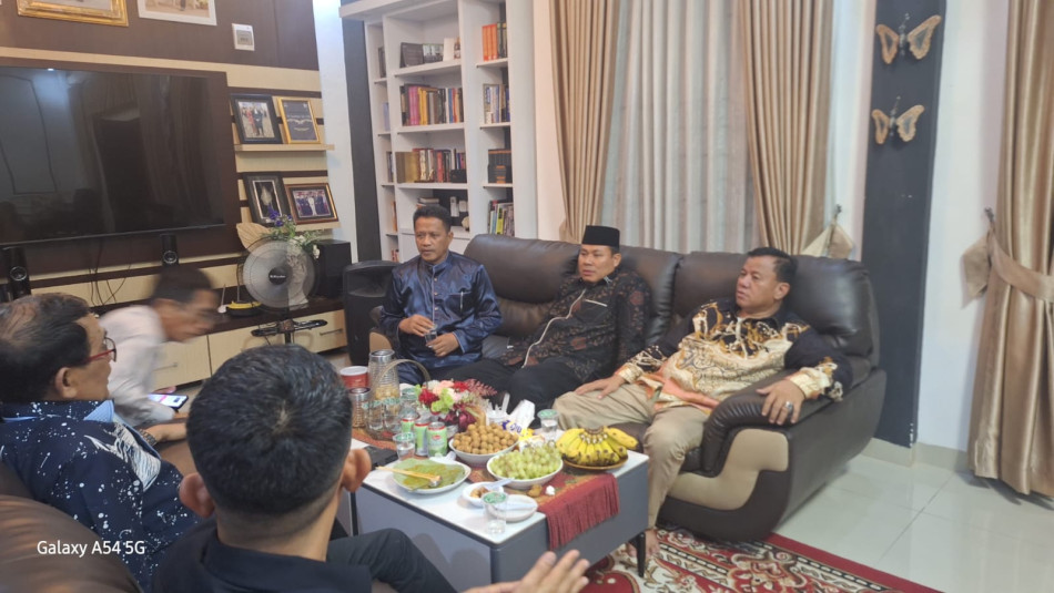 Bupati Kuansing Temui Tokoh Riau, Obrolan Lebaran Berbuah Gagasan Besar untuk Masa Depan Daerah