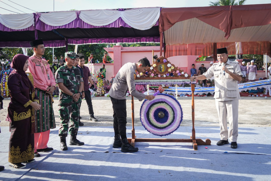 Kapolres Kuansing Ajak Masyarakat Jaga Kamtibmas, Pacu Jalur Inuman Dibuka Meriah