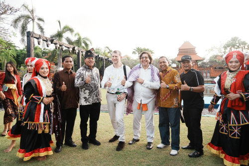 Hadiri Sekaligus Tampil Di Cultural Night, Bupati Kuansing Optimis Turis Mancanegara  Tertarik Keunikan Pacu Jalur