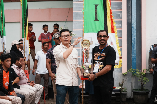 Pacu Jalur Tradisional Perdana 2024 di Gunung Toar, Piala Berhasil Dibawa Pulang Jalur Andalan Sitorajo Kari Kuantan Tengah