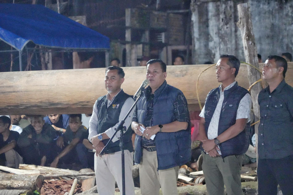 Audiensi Bersama Masyarakat Kampung Baru Cerenti, Bupati : Semua Kembali Fokus Kepada Pembangunan Kuansing